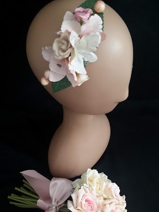 Açık Pembe Çiçekli Saç Aksesuarı